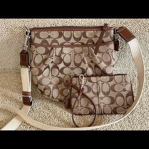 COACH Crossbody Purse/Wristlet-Signature Jacquard